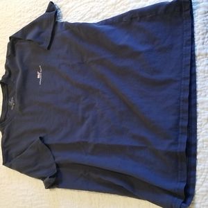 Vineyard Vines boys XL short sleeve tshirt navy blue with pink whale